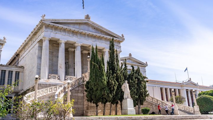 Ραγδαία Άνοδος του Κινεζικού Τουρισμού στην Ελλάδα το 2025 με Νέες Αεροπορικές Συνδέσεις